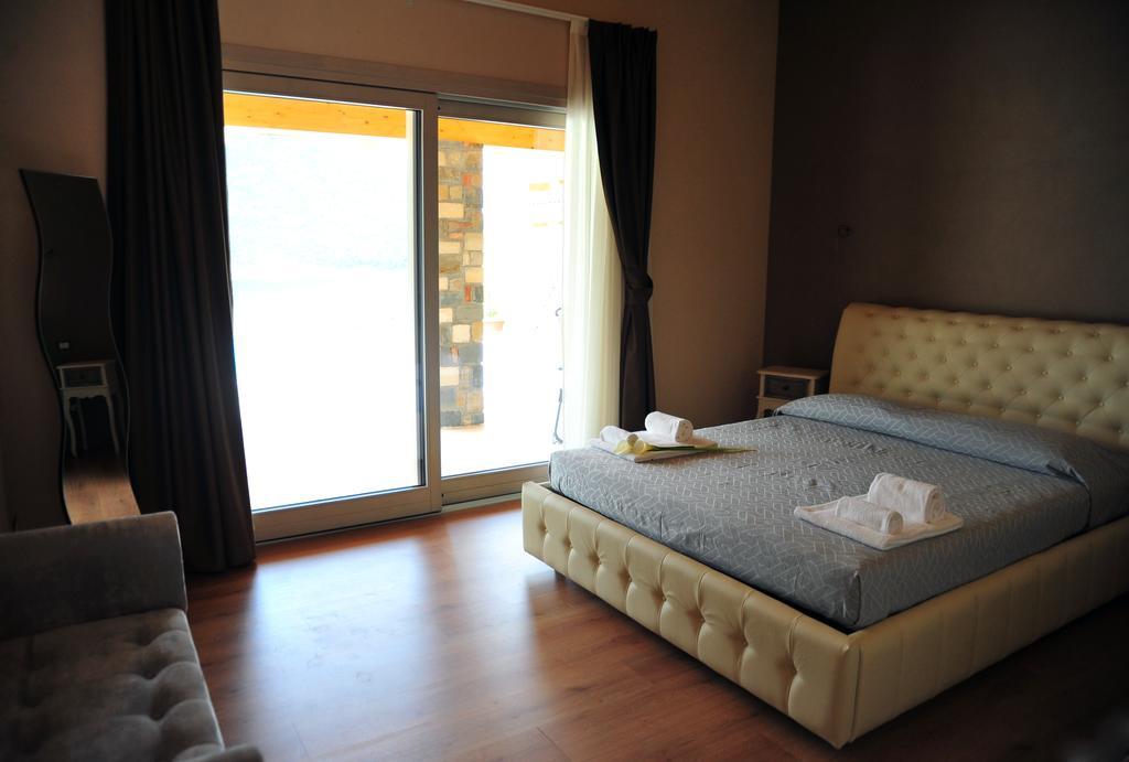 Agriturismo Le Fontane Sale Marasino Ruang foto
